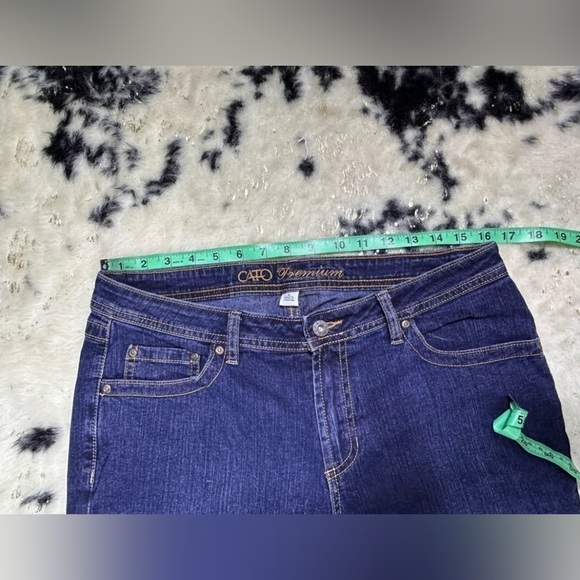 Cato Premium Dark Wash Mid Rise Straight Leg Denim Jeans Size 12 - Picture 2 of 8